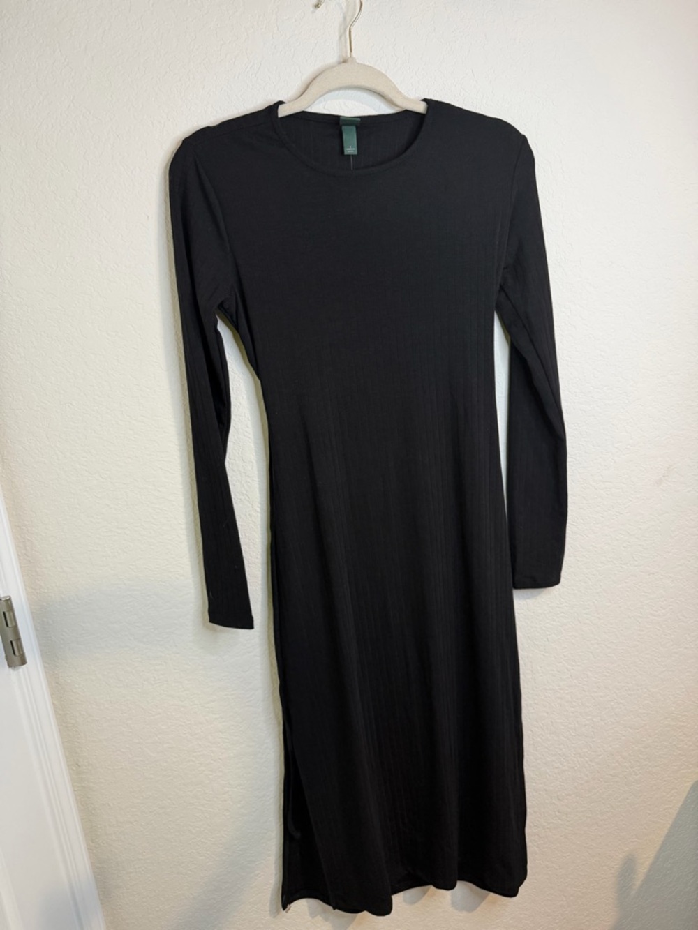 Wild Fable Women's Black Long Sleeve Midi Dress - Classic Crew Neck